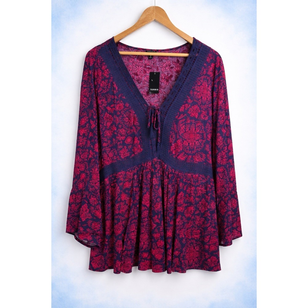 New Torrid Crinkle Gauze Crochet Detail Blouse 3X Red Navy Print Flared Sleeve